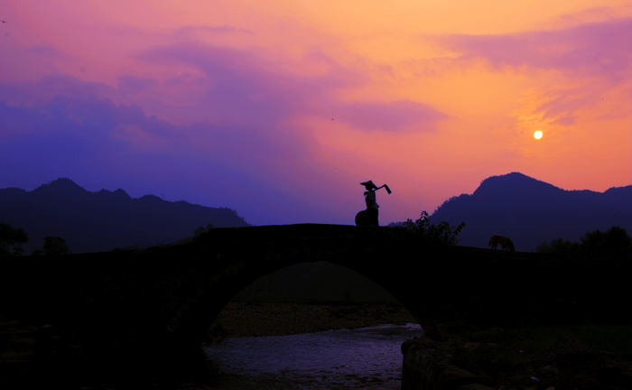 踏着夕阳归 摄影 进城