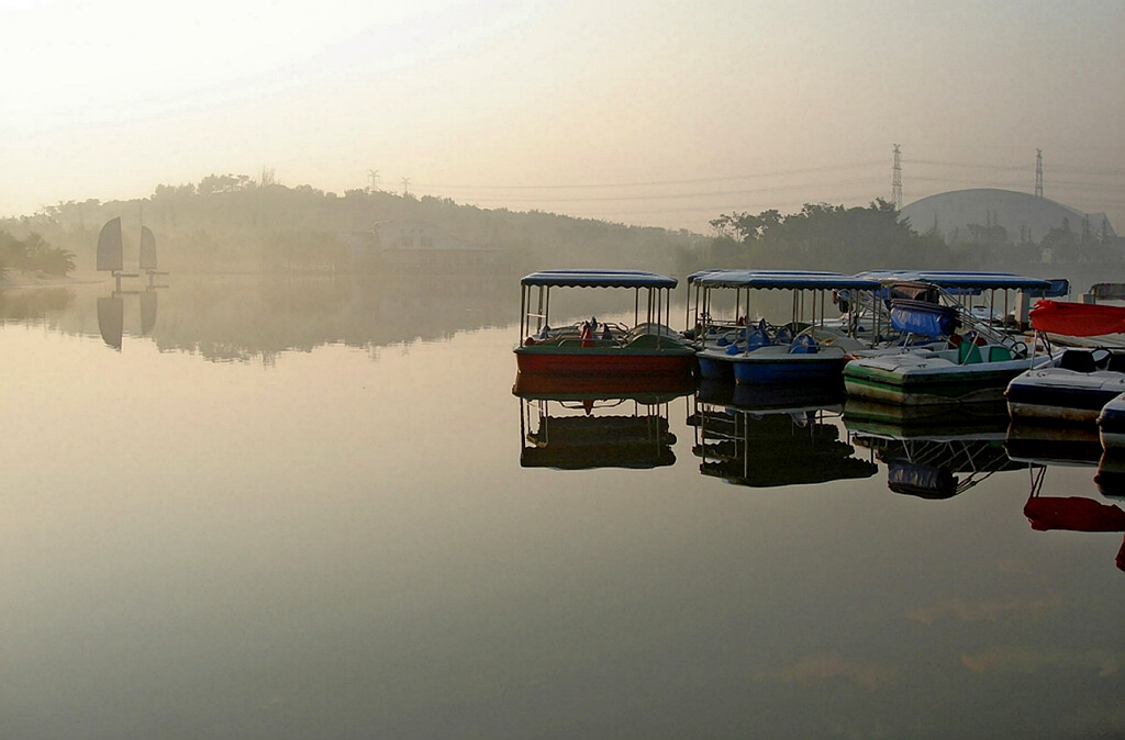 公园的景——晨曦中的游船码头 摄影 简爱2008