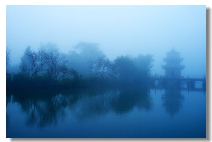 靖西旧州晨雾。。 摄影 雨玫瑰