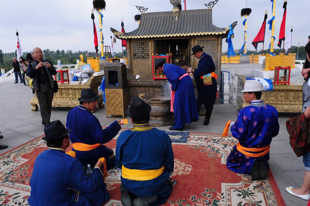 草原之行之十七:祭拜成陵 摄影 吴大叔