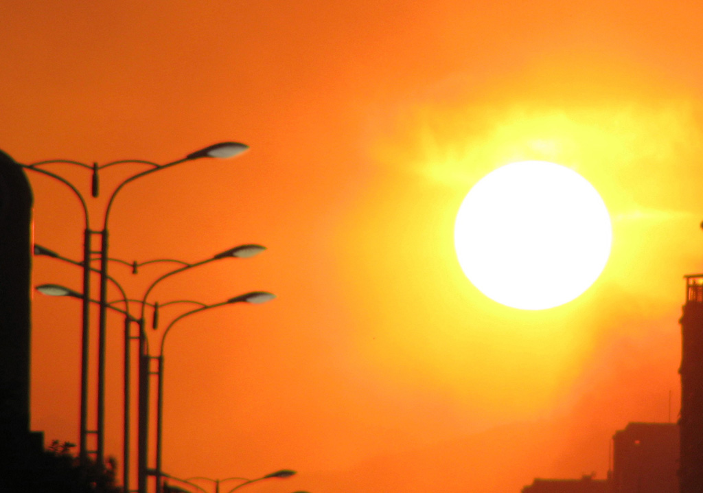 太阳和路灯 摄影 世界第三