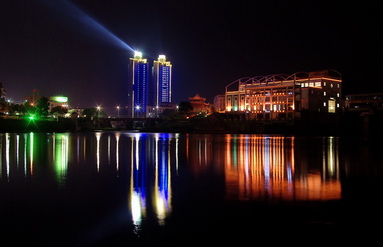 江边夜景 摄影 风帆