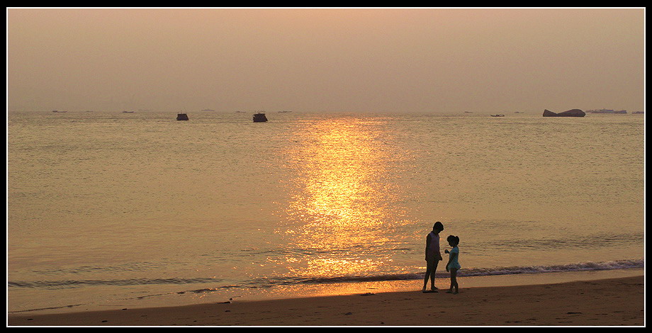 夕阳海滩 摄影 恰似水中月