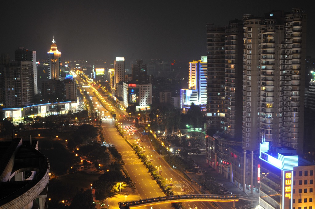 季华路夜色 摄影 爱琴海岸