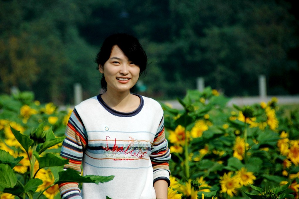 花季少女 摄影 香樟树