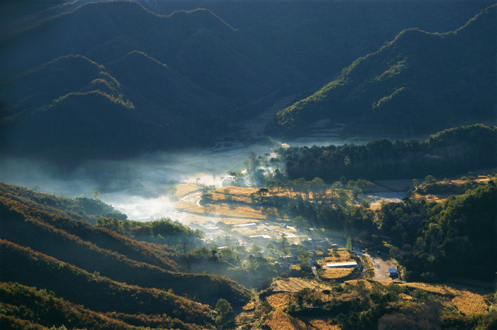 山村曙光 摄影 雨之云