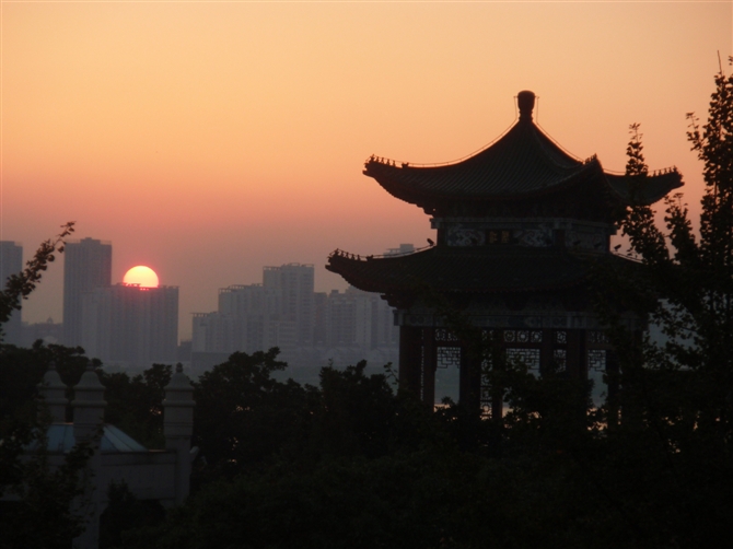 夕阳下的滕王阁侧阁 摄影 琳茜莹