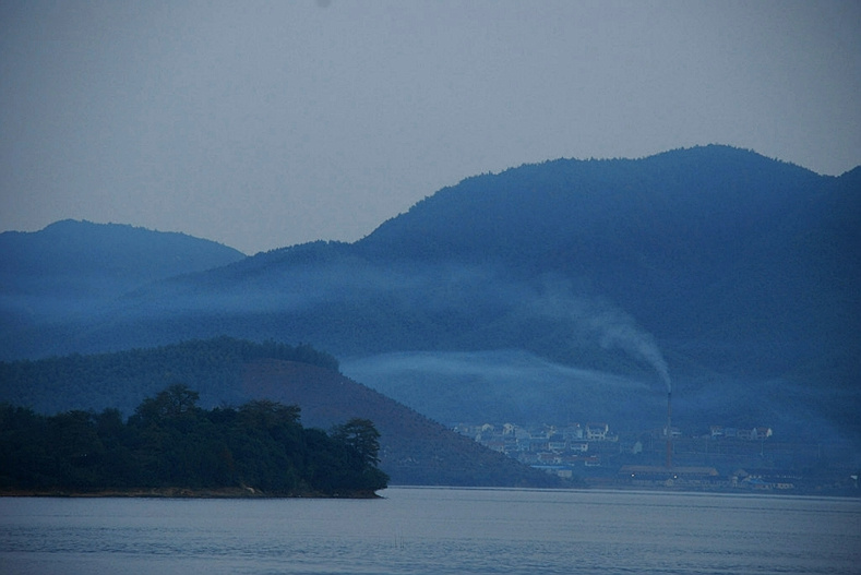 《《水边人家》》 摄影 空中花园.