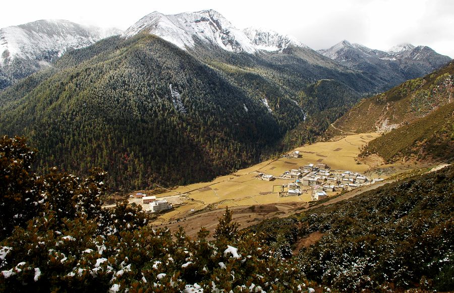 稻城纪行2:雪后初霁的亚丁藏村（请点大图） 摄影 色谷饥仙