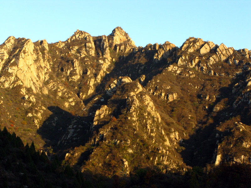 黄昏中的远山 摄影 岩影