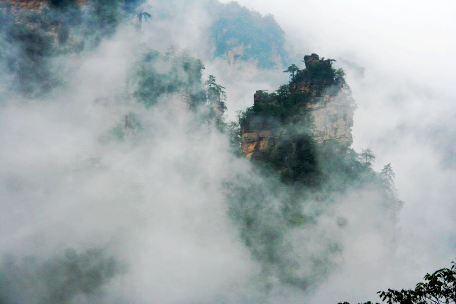 张家界风光[2]    雾锁十里画廊山 摄影 静静的山