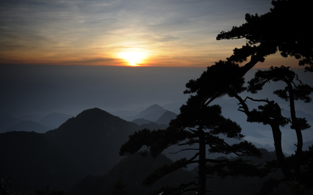 日出时分(三清山二) 摄影 细草穿沙