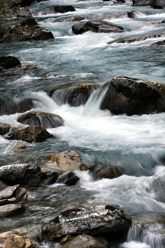 流水潺潺 摄影 暗房小工