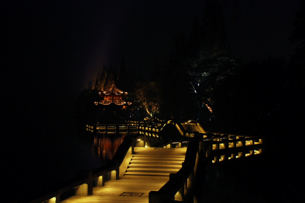 西湖小亭夜景 摄影 Screen