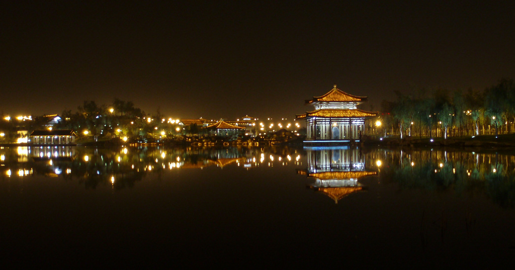 曲江南湖夜景 摄影 一超