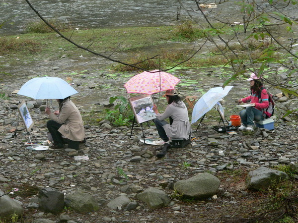 尽心作画、风雨无阻 摄影 勤学