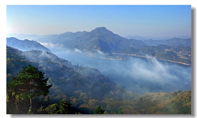 笔架山晨雾 摄影 踏遍山水