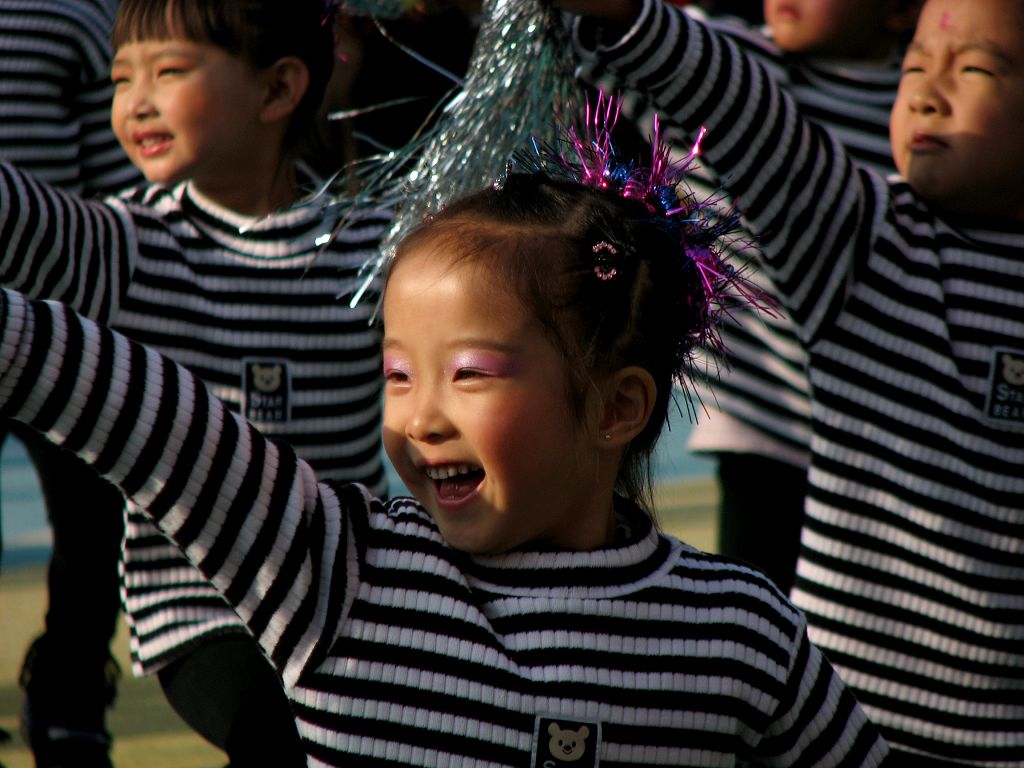 感受幼儿园之-- 阳光（请点图放大观看） 摄影 舟水