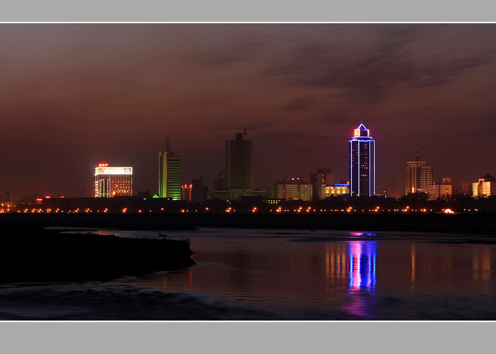 我所在的城市一角（夜景） 摄影 一弓