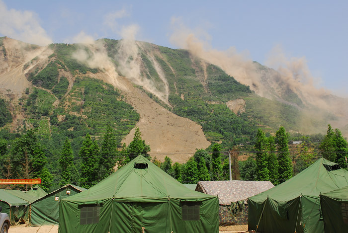 北川余震刚过 摄影 yangge738171