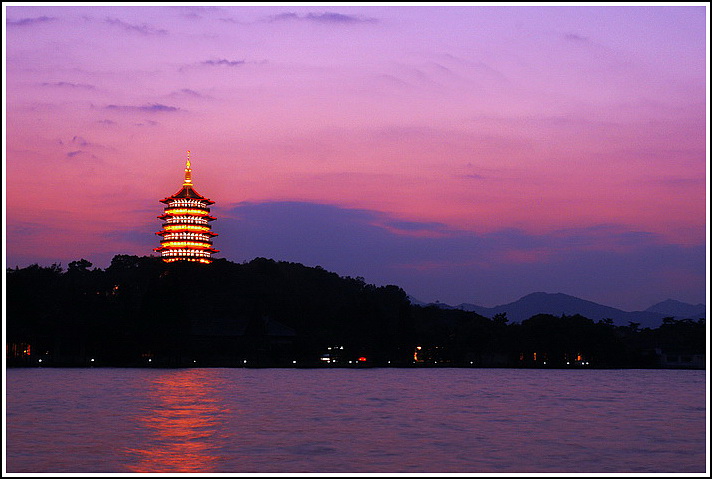 暮落雷峰塔 摄影 寒塘冷月