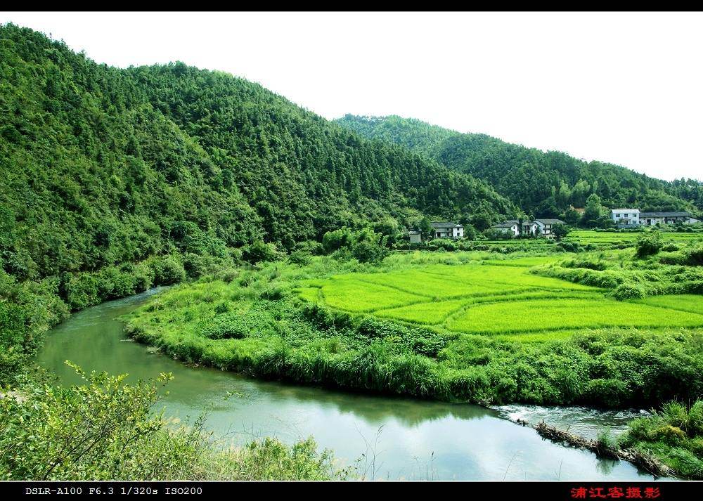 美丽的小山村 摄影 浦江客