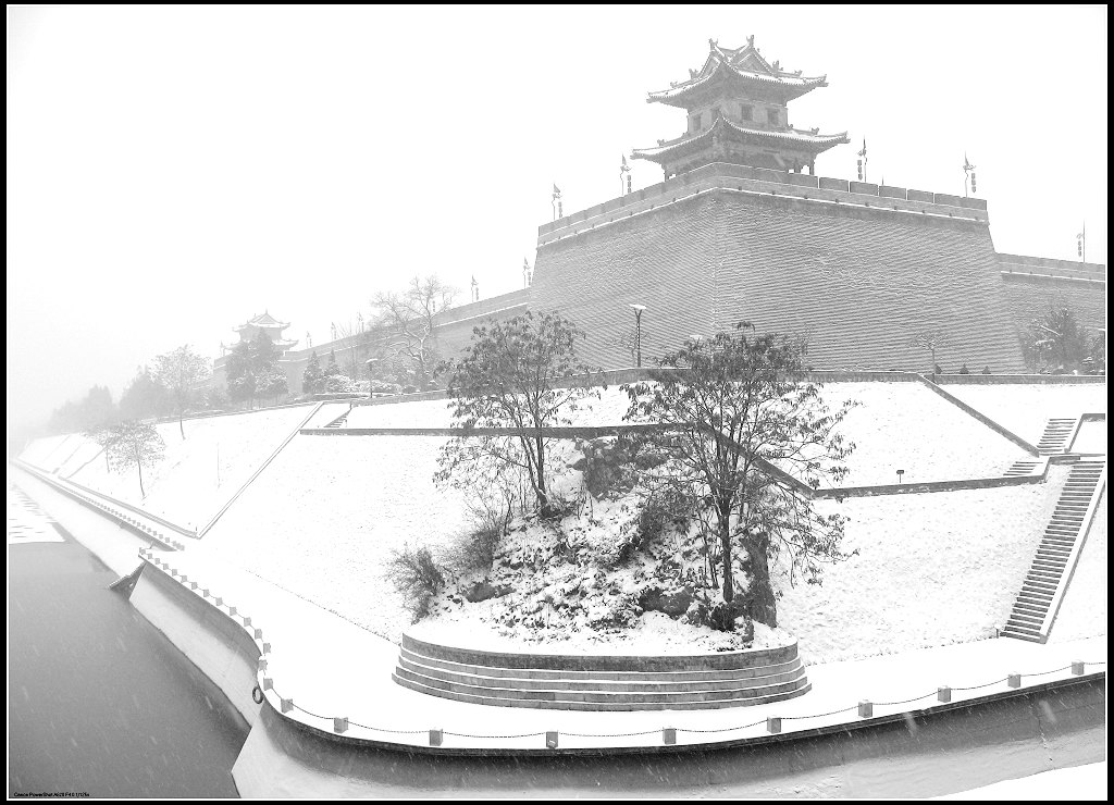 古城飞雪 摄影 阳光灿烂中