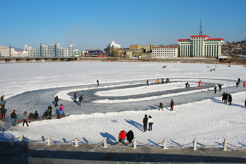 天然溜冰场 摄影 雪中飞