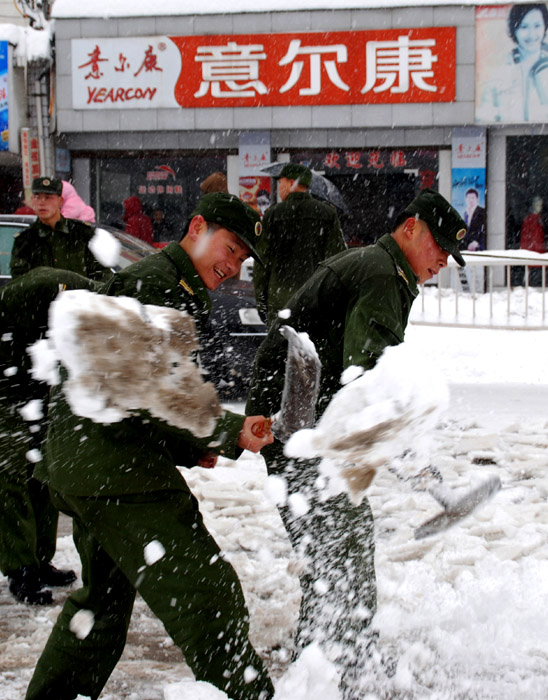 冰雪挡不住真情。 摄影 土豆花