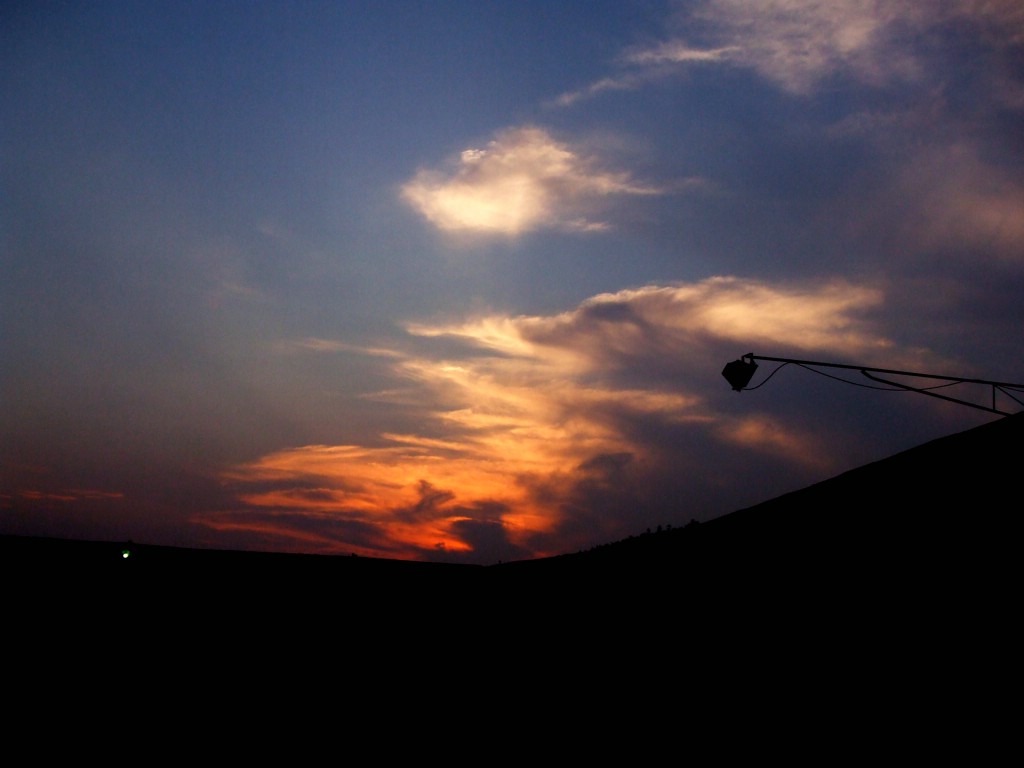 高墙.天空 摄影 盛夏明月