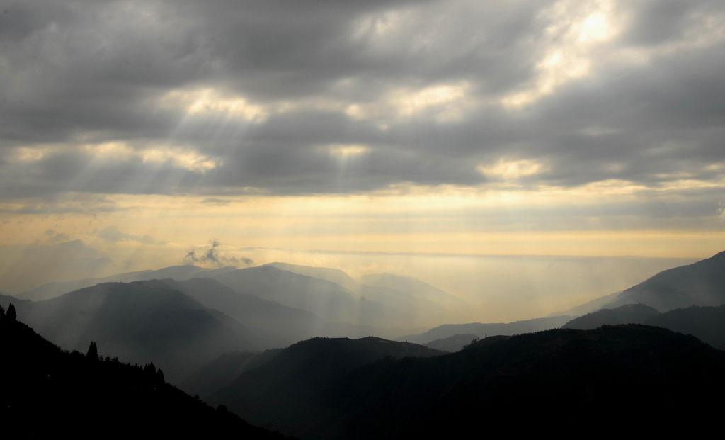 烏雲散去 千陽燦爛 摄影 高思