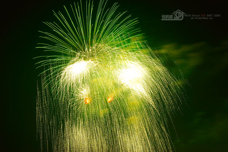 神秘的天空UFO牛年的问候<<礼花随想小品>> 摄影 俗家客