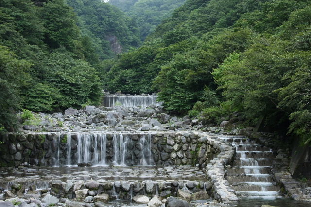 山间溪流 摄影 卡擦一声