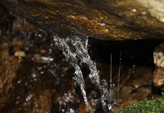 第一次上山拍的岩泉 摄影 水H2O