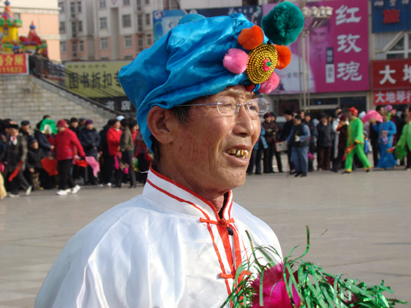 滦南秧歌（６）－－丰收的老农初次进城 摄影 静峰