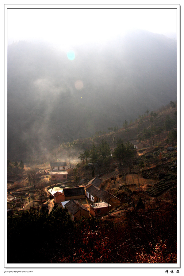 阳光初照小山村 摄影 蝉鸣