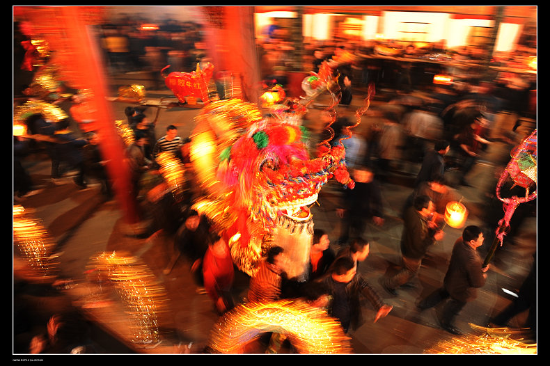 闹元霄 摄影 林鹤鸣