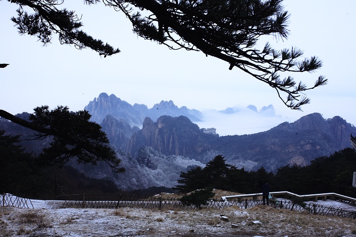 遥望九龙山 摄影 天_伦