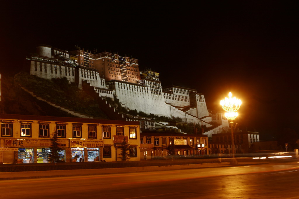 布达拉宫夜景 摄影 地平线2009