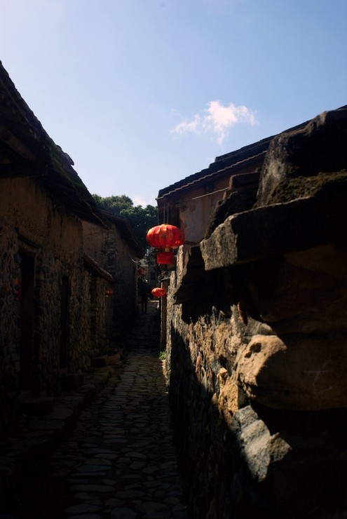 生在石屋处，零落探巷人 摄影 fjzzljzhong