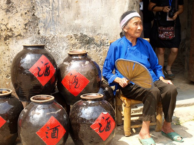 老人与老酒 摄影 初生