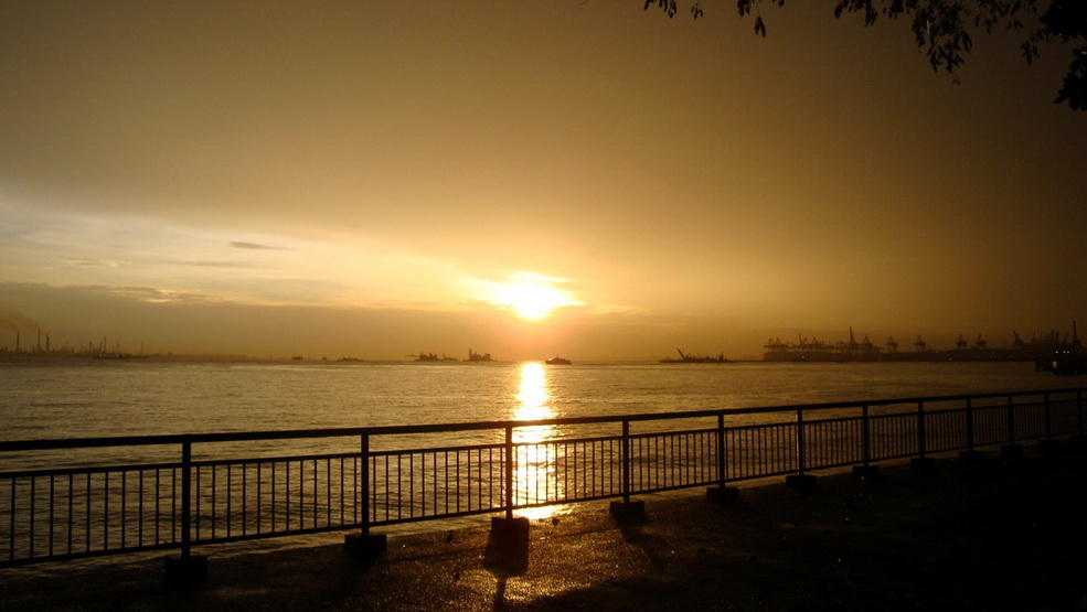 雨后夕阳，天与海的对话 摄影 飘不出所以然