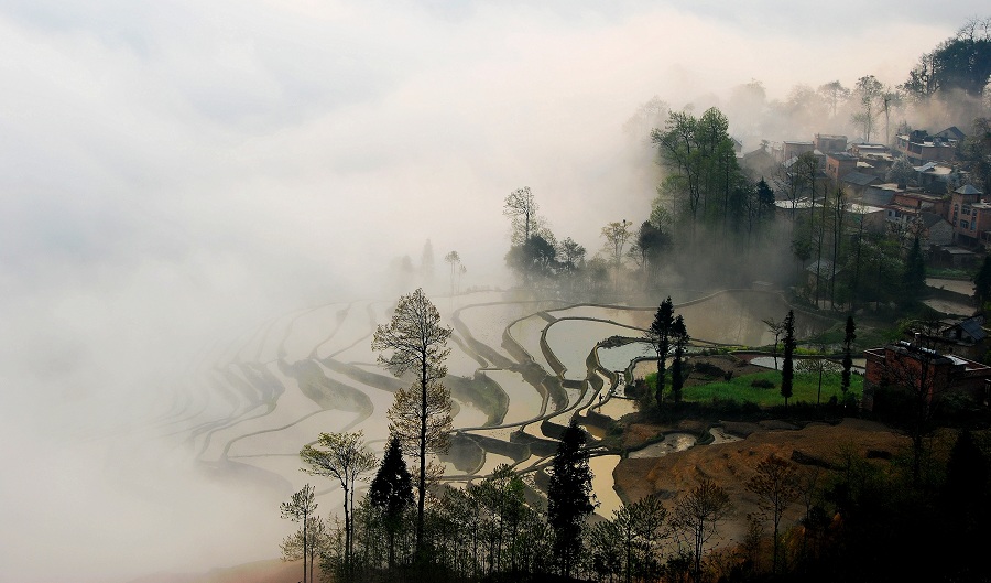 迷幻山村 摄影 山枣