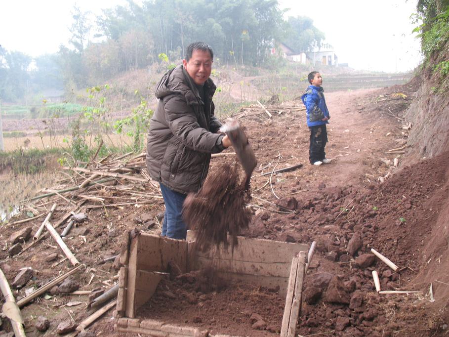 公路修到家 摄影 童心不老