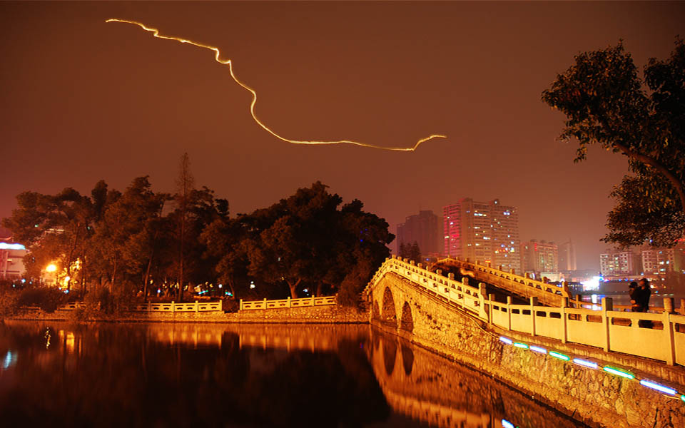 龙现元宵夜 摄影 袁自安