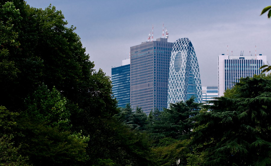 闹市屏障 摄影 桑塔纳