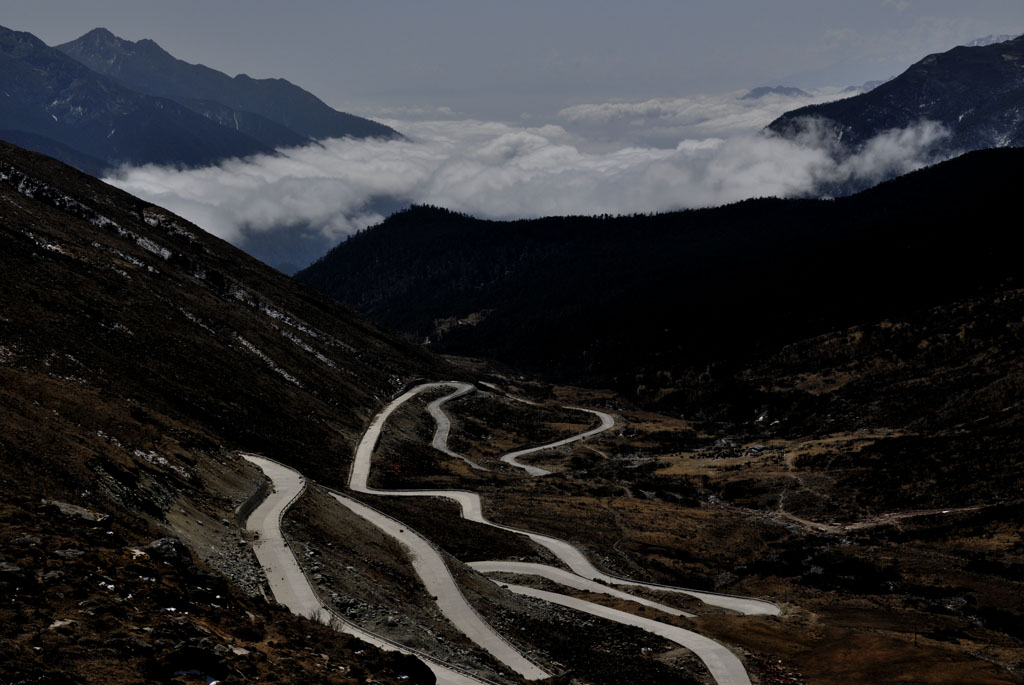 雅嘉埂的公路 摄影 黑豆