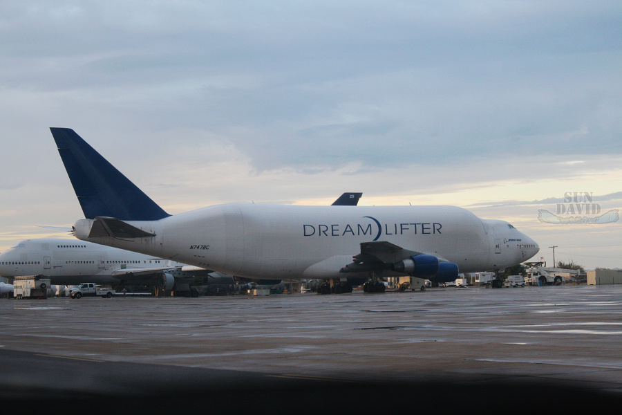 Boeing 747-4J6 Dreamlifter 摄影 不是牛仔也忙