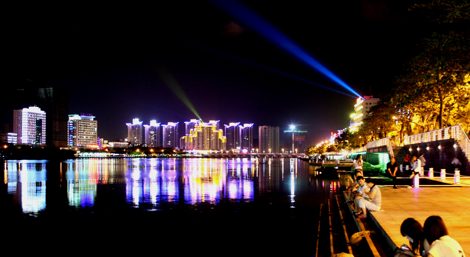 夜幕下的三亚河 摄影 风雨太阳