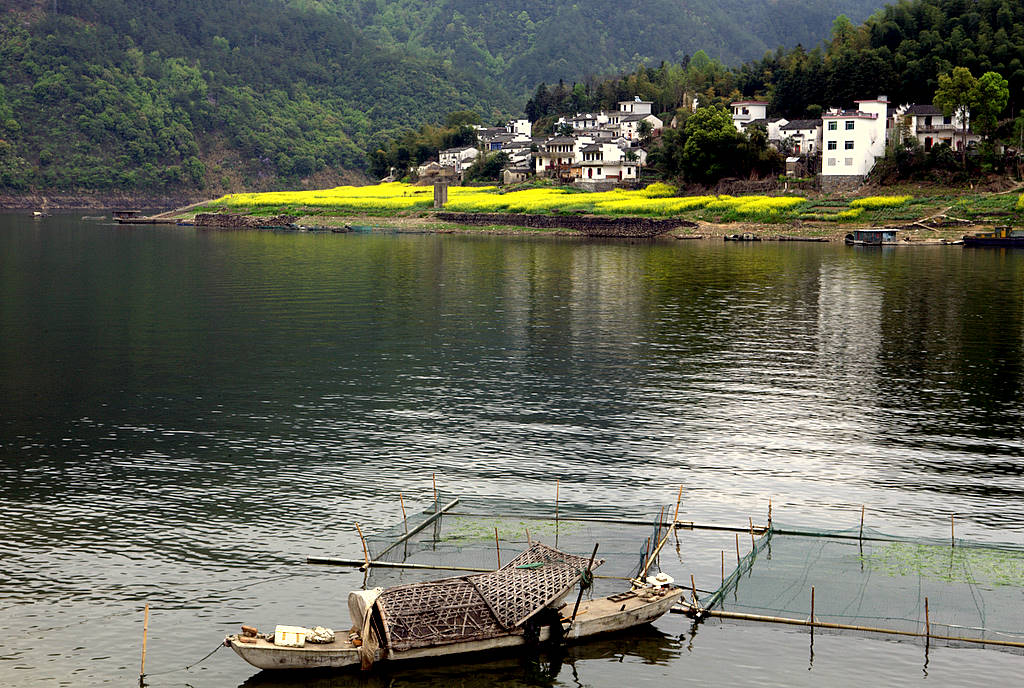 河边小村 摄影 杭州光影